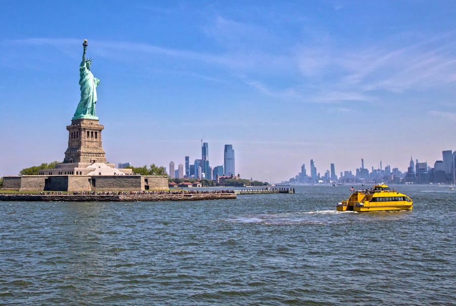 Bootsfahrt nach Liberty Island - Freiheitsstatue – © susanne2688 - stock.adobe.com