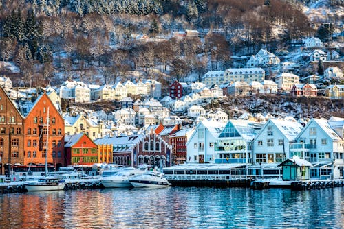 Bergen im Winter - Norwegen &ndash; &copy; tan4ikk - stock.adobe.com