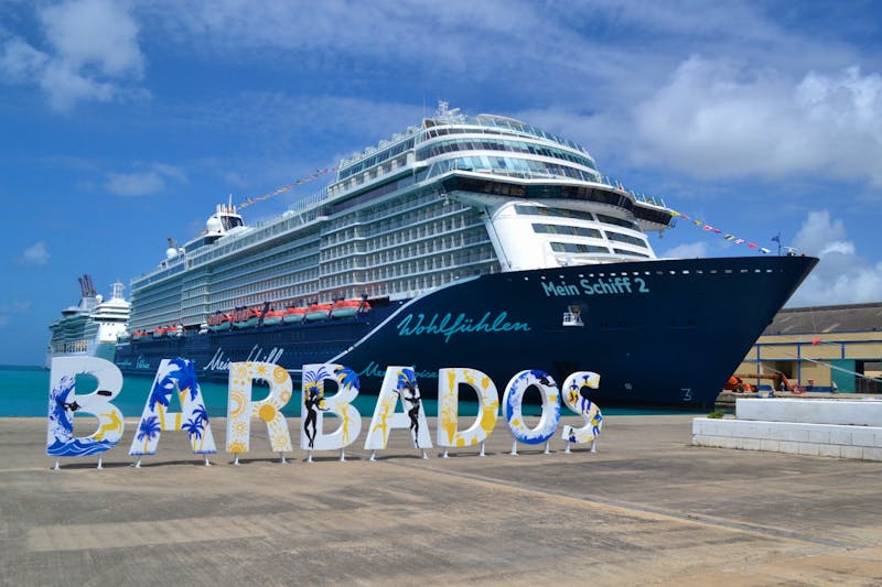 Mein Schiff 2 Im Hafen vom Barbados - ©Laura Wonneberger - Eberhardt TRAVEL
