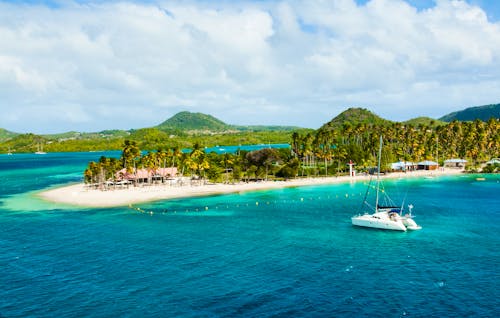 Katamaran-Ausflug Martinique - Karibik &ndash; &copy; Sergej Schmurtschak - stock.adobe.com