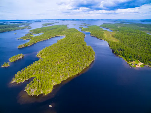 Inari See in Finnisch Lappland &ndash; &copy; Mariusz Switulski - stock.adobe.com