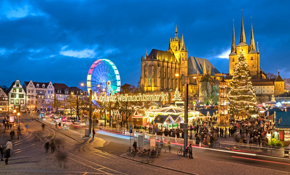 Erfurter Weihnachtsmarkt am Abend &ndash; &copy; Henry Czauderna - stock.adobe.com