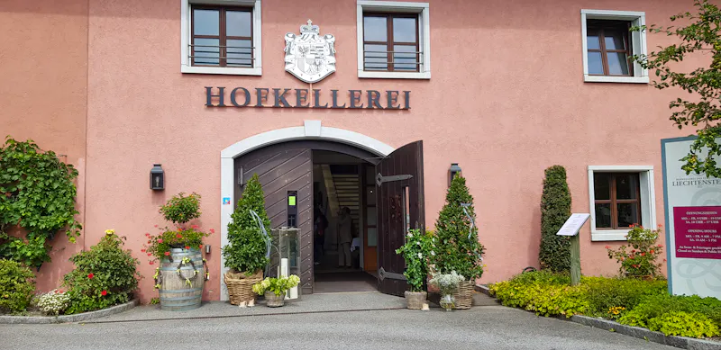 Vaduz - zu Besuch in der Hofkellerei - &copy;Eberhardt TRAVEL GmbH - Marion Kottlos