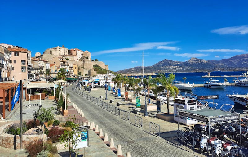 Hafenpromenade von Calvi auf Korsika - ©Katrin Deutschbein - Eberhardt TRAVEL
