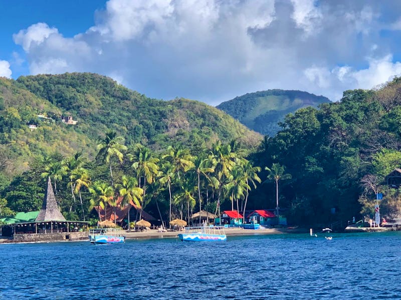 Bootsfahrt entlang der malerischen Küste von St. Lucia  - ©Anne Schröder - Eberhardt TRAVEL