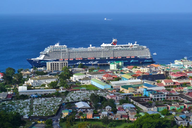 TUI Mein Schiff in Roseau - Hauptstadt des Inselstaates Dominica - ©Laura Wonneberger - Eberhardt TRAVEL