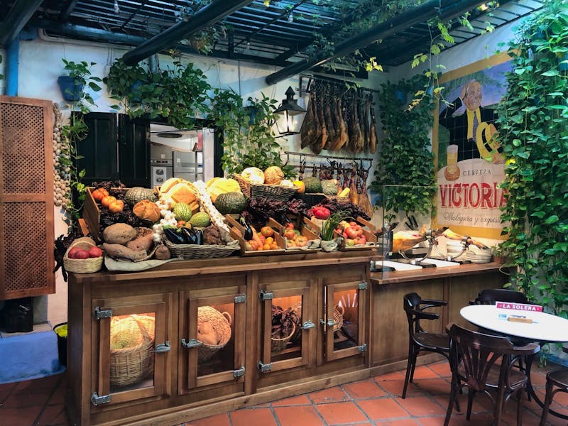 MALAGA - Im Restaurant El Pimpi von Antonio Banderas - ©Sabine C. Seifert - Eberhardt TRAVEL