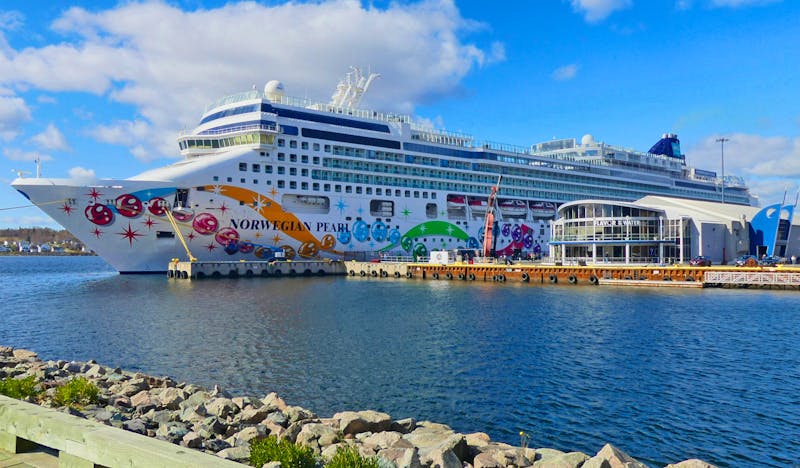 Kreuzfahrtschiff Norwegian Pearl in Sydney - Cape Breton Island - ©Frank Nimschowski - Eberhardt TRAVEL