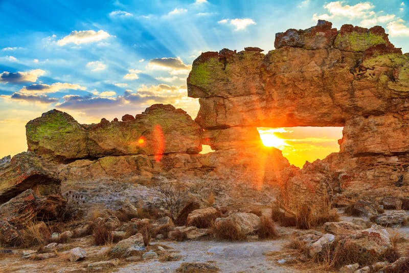 Sonnenuntergang am Fenster von Isalo - ©dennisvdwater - stock.adobe.com