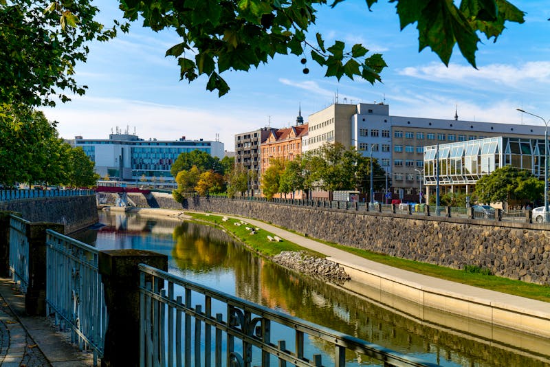 Pilsen am Fluss Radbuza - ©Comofoto - stock.adobe.com
