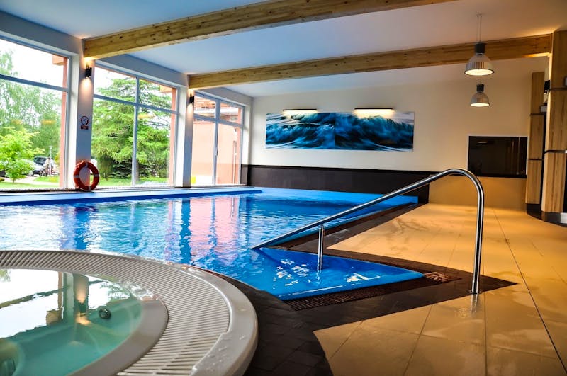 Schwimmbad im Hotel Bryza – ©IdeaSpa