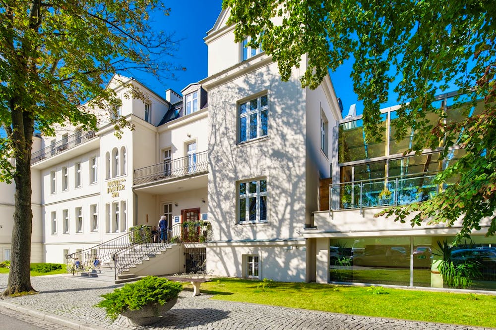 Außenansicht Jantar Hotel & Spa &ndash; &copy; IdeaSpa