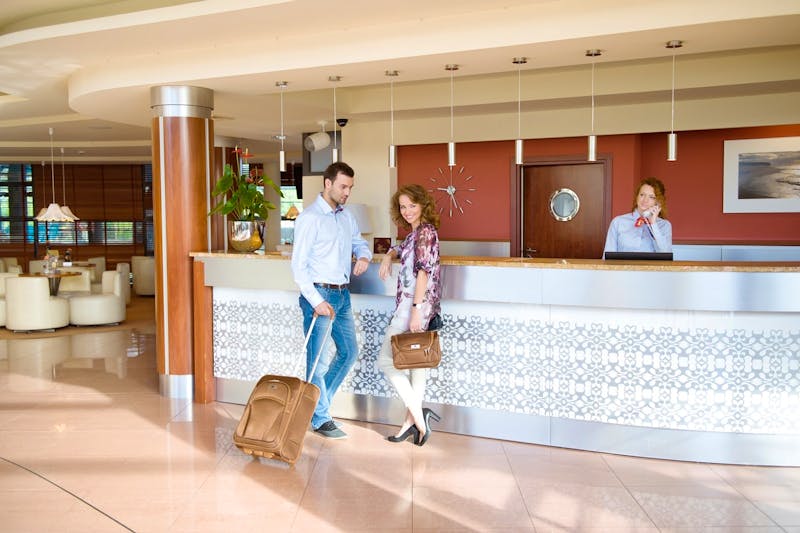 Rezeption im Ikar Plaza – ©IdeaSpa