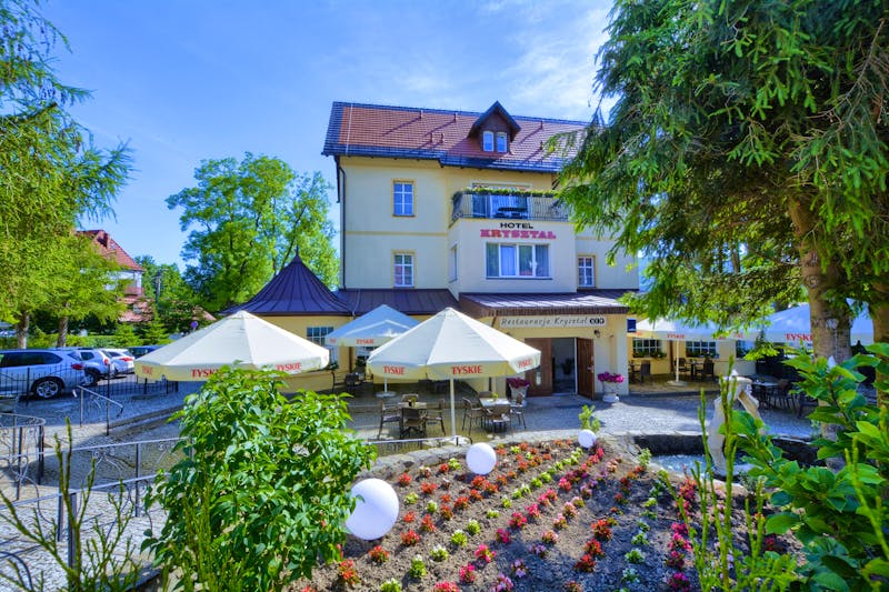Außenansicht Hotel Krysztal – ©Krysztal