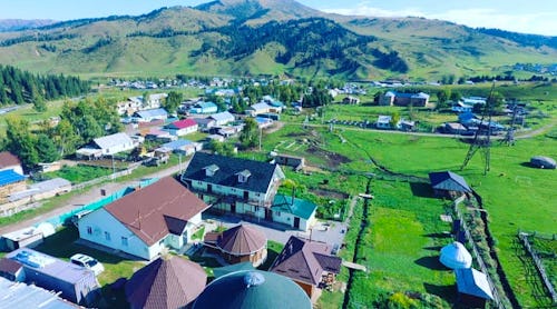 Kirgistan, Jyrgalan, Gästehaus Alakol, Gästehaus-Komplex – © Asia Mountains