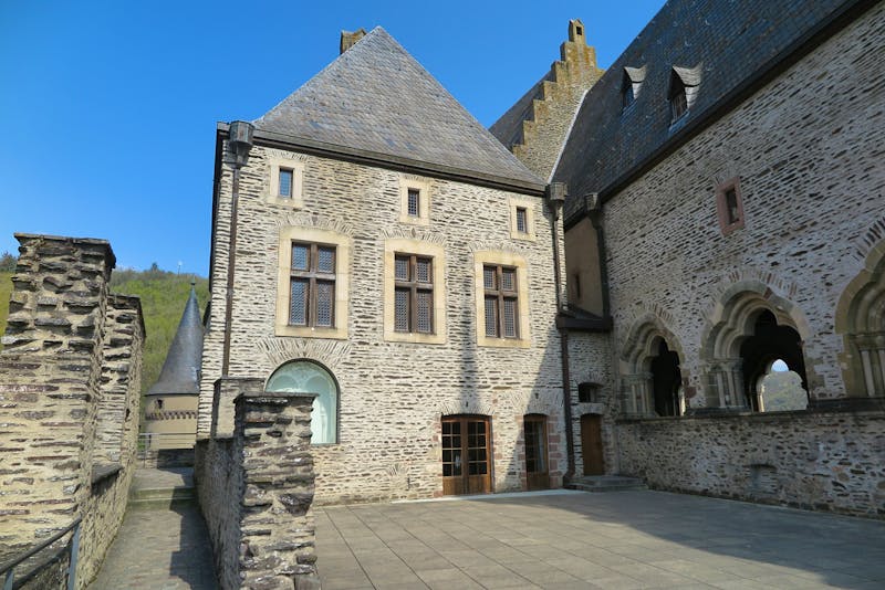 Im Schloss Vianden in Luxemburg - ©shorty25 - stock.adobe.com