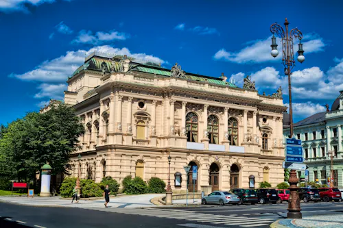 Historisches Theater in der Altstadt von Liberec &ndash; &copy; ArTo - stock.adobe.com