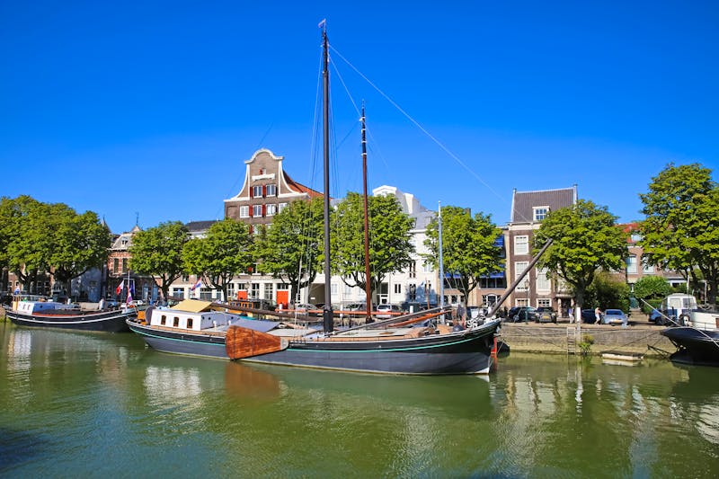 Hafenstädtchen Dordrecht in Holland - ©Ralf - stock.adobe.com