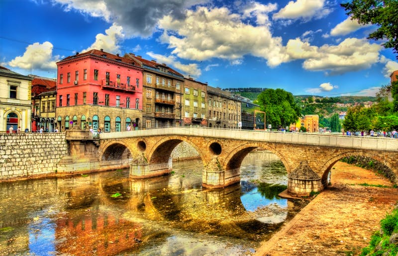 Lateinerbrücke in Sarajevo - ©Leonid Andronov - stock.adobe.com