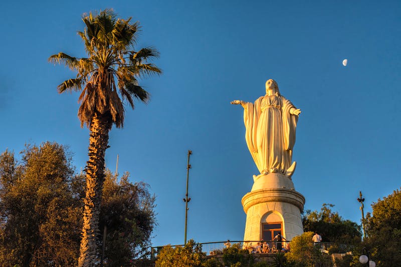 Marien-Statue auf dem Cerro Cristobal in Santiago de Chile - ©Allen.G - stock.adobe.com