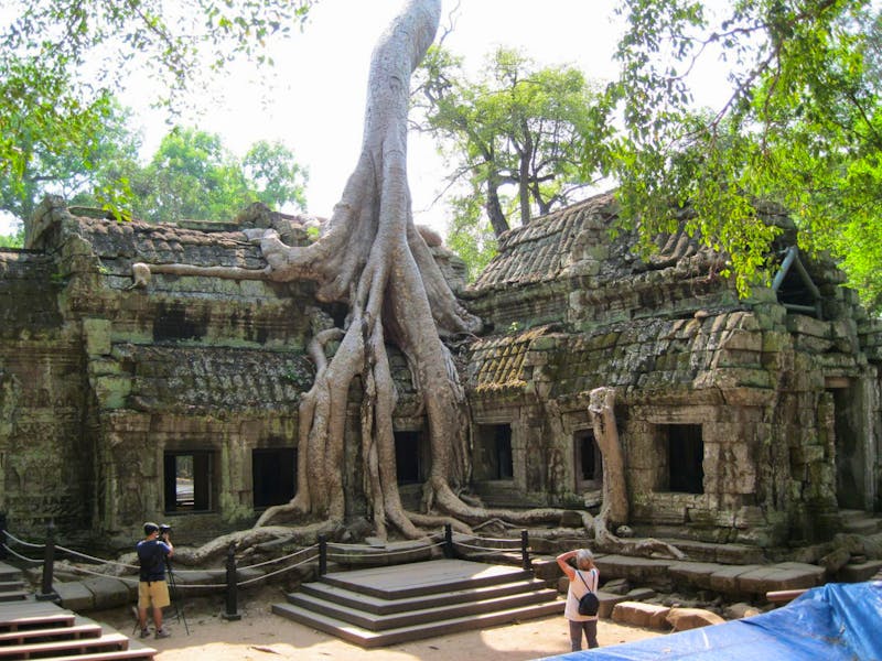 Führung im Dschungeltempel Ta Prohm - ©Ralf Kuchenbecker - Eberhardt TRAVEL
