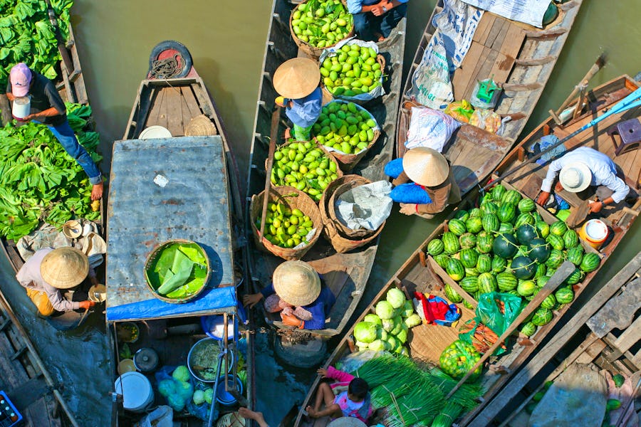 Schwimmende Märkte im Mekong-Delta – © jarous - stock.adobe.com