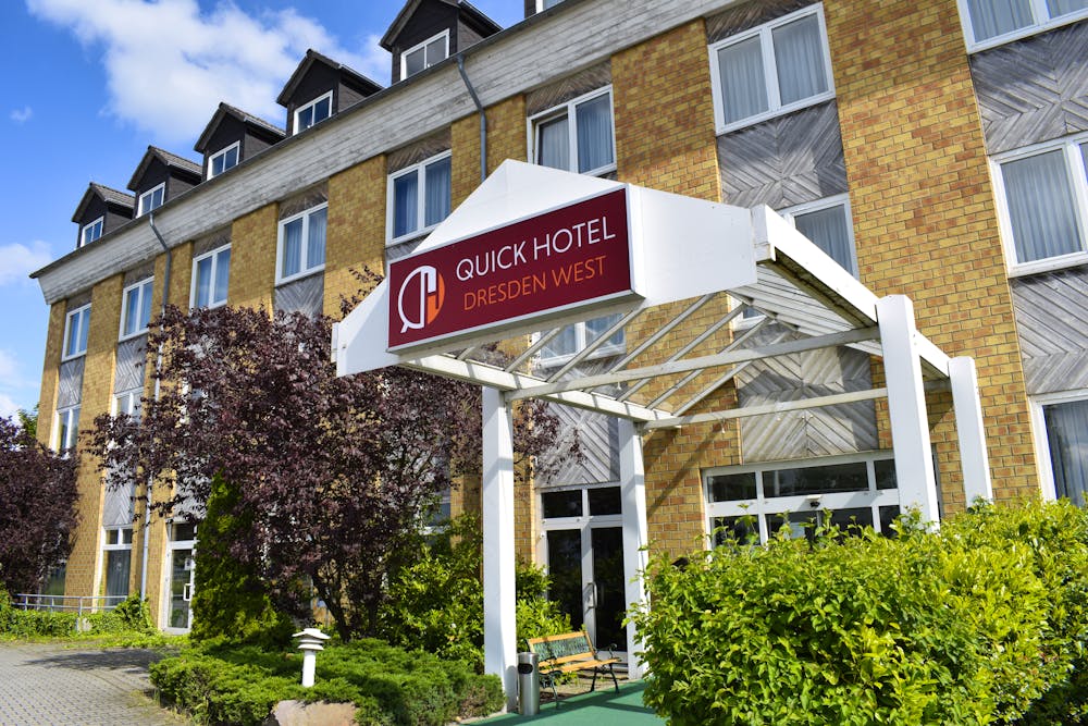 QUICK Hotel Kesselsdorf bei Dresden - Eingangsbbereich &ndash; &copy; QUICK Hotel