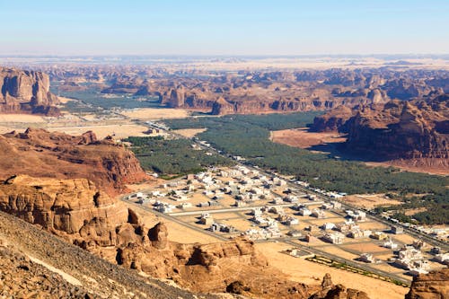 Oase Al Ula an der Weihrauchstraße &ndash; &copy; Fredy Thürig - stock.adobe.com