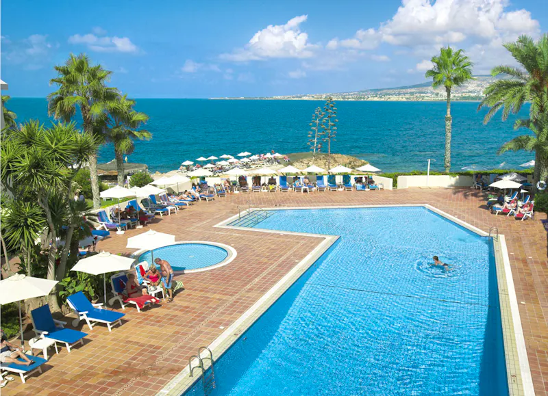 Cynthiana Beach Hotel - Poolanlage - &copy;Cynthiana Beach Hotel