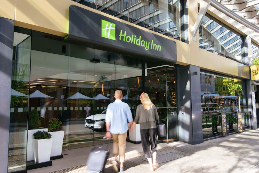 Holiday Inn Perth City Centre - Hoteleingang  – © Holiday Inn Perth City Centre
