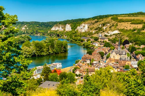 Les Andelys im wunderschönen Tal der Seine am Château Gaillard - Normandie/Frankreich &ndash; &copy; Oliver Hlavaty - stock.adobe.com