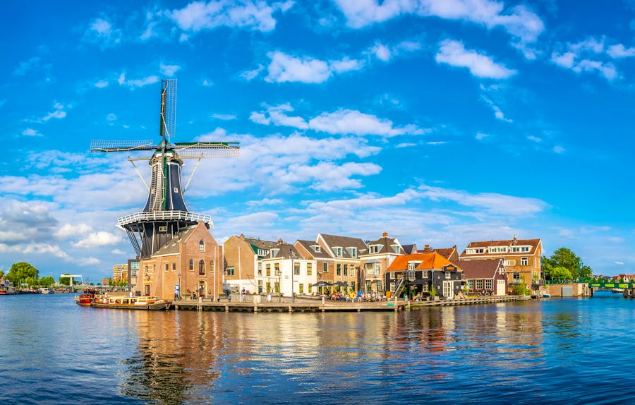 Windmühle de Adriaan in Haarlem – © dudlajzov - stock.adobe.com