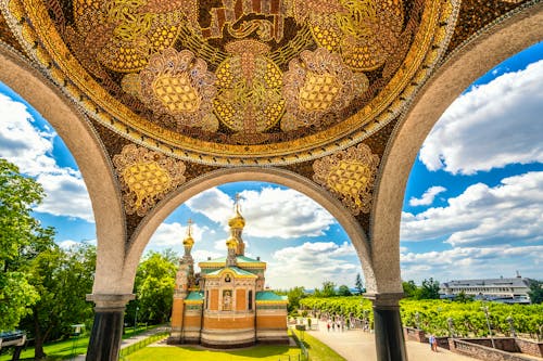 Besuch der Mathildenhöhe in Darmstadt &ndash; &copy; Sina Ettmer - stock.adobe.com