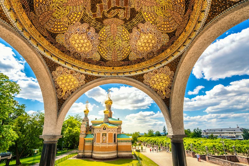 Besuch der Mathildenhöhe in Darmstadt - &copy;Sina Ettmer - stock.adobe.com