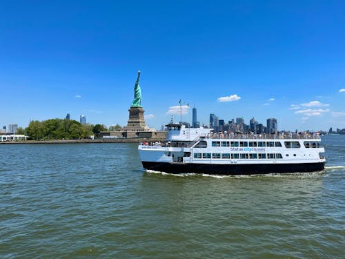 Schifffahrt nach Ellis Island &ndash; &copy; Madlena Voigt - Eberhardt TRAVEL
