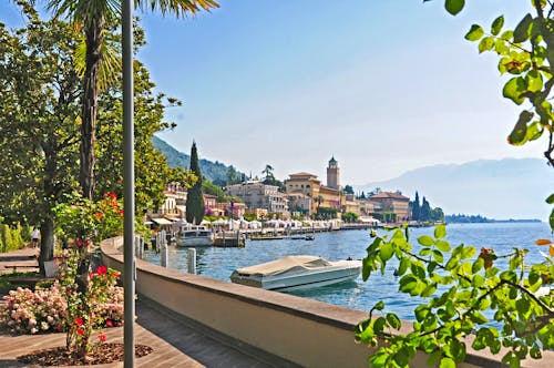 Gardone Riviera am Gardasee &ndash; &copy; lamio - stock.adobe.com
