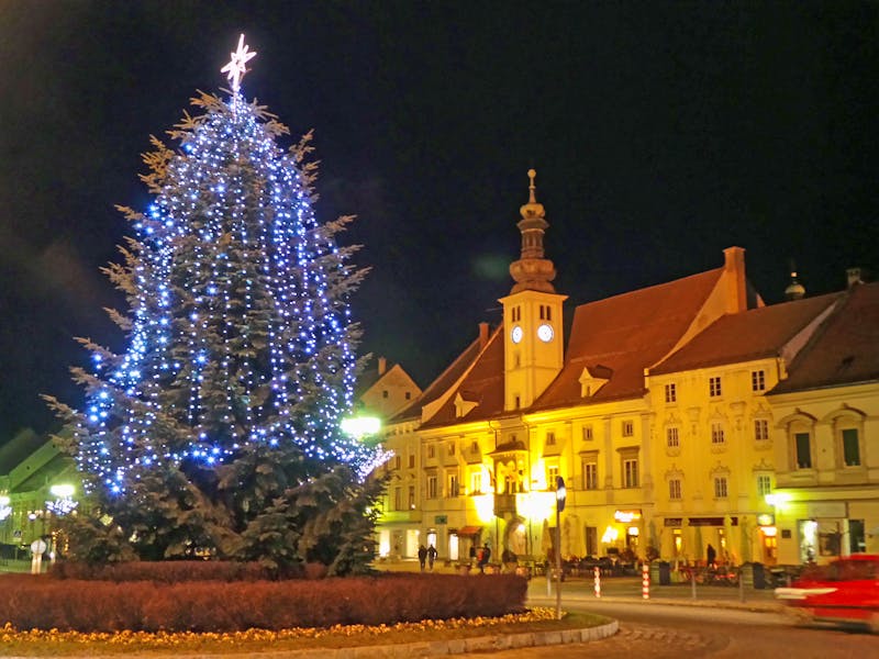 Weihnachtsbaum in Maribor - Slowenien - ©Petra - stock.adobe.com