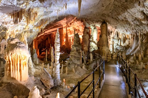 Besuch der Höhlen von Postojna - Adelsberger Grotten &ndash; &copy; Matthew - stock.adobe.com