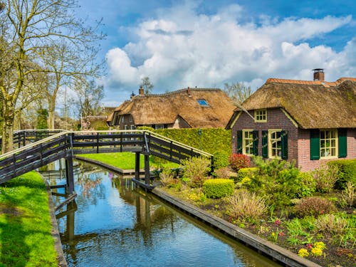 Giethoorn in den Niederlanden &ndash; &copy; Arnold - stock.adobe.com