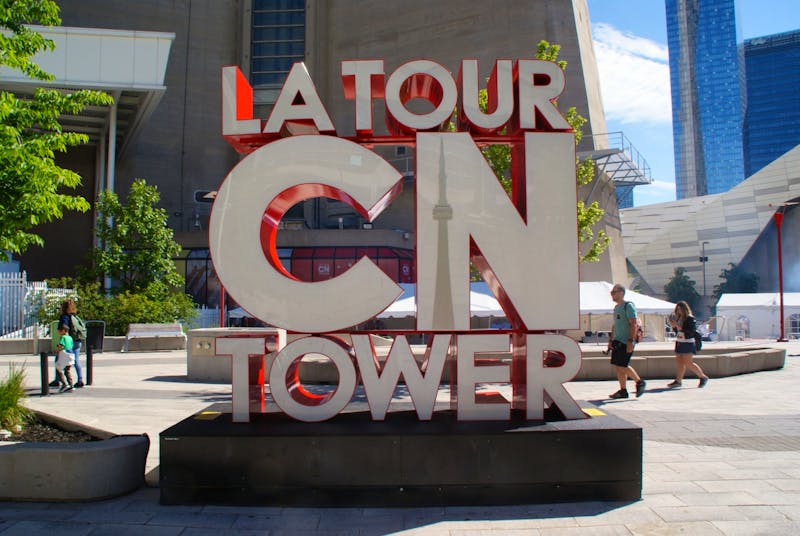 Am CN Tower in Toronto - ©Susanne Schirmann - Eberhardt TRAVEL
