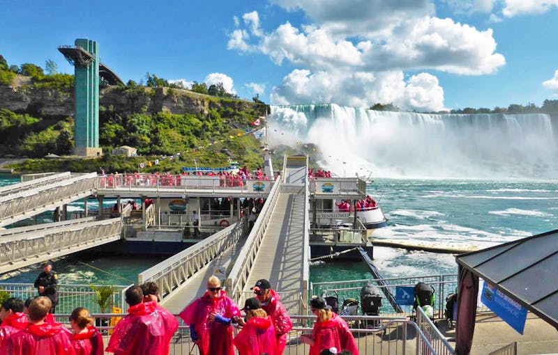 Auf geht's zur Bootsfahrt an den Niagara-Fällen - ©Frank Nimschowski - Eberhardt TRAVEL