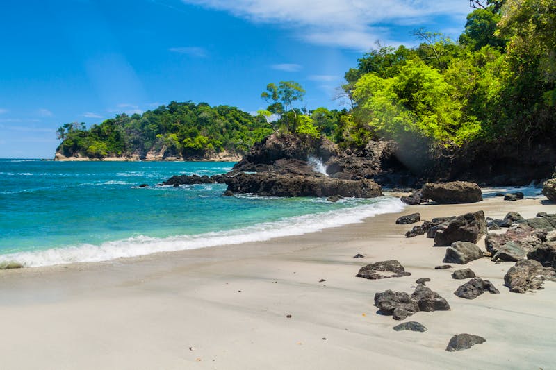 Sandstrand am Manuel Antonio Nationalpark  - ©Matyas Rehak - stock.adobe.com