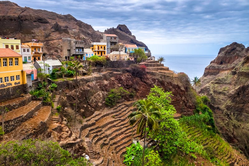 Dorf Fontainhas und Terrassenfelder auf der Insel Santo Antao - ©daboost - stock.adobe.com