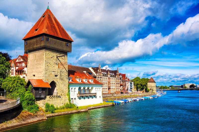 Konstanz - der mittelalterliche Rheintorturm am Rheinzufluss in den Bodensee - &copy;Boris Stroujko - stock.adobe.com