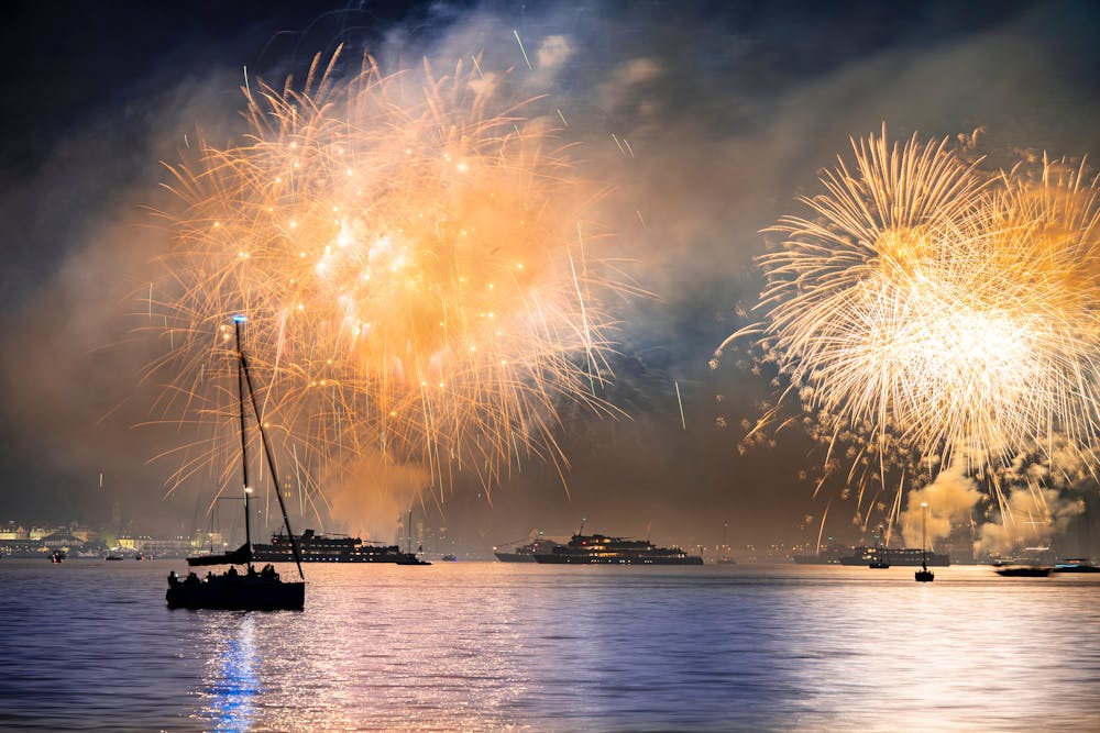 Konstanz - Feuerwerk zum Seenachtsfest   &ndash; &copy; Benedikt - stock.adobe.com