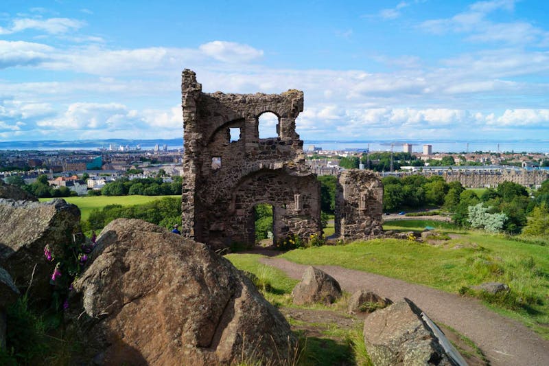 Kapellenruine am Fuße von Arthur's Seat bei Edinburgh - ©Andreas Böcker - Eberhardt TRAVEL