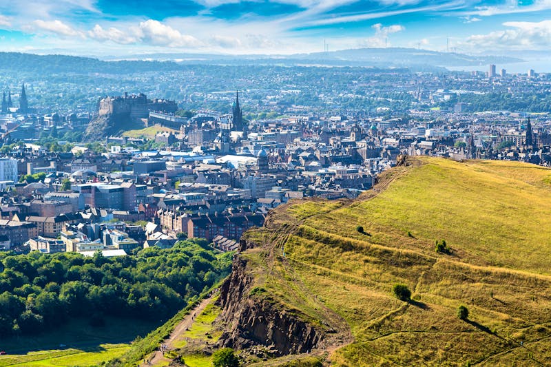 Blick auf Edinburgh vom Arthur's Seat - ©www.figurniy.com - stock.adobe.com