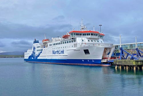 Fähre zu den Orkney-Inseln zwischen Scrabster und Stromness &ndash; &copy; Andreas Wolfsteller - Eberhardt TRAVEL
