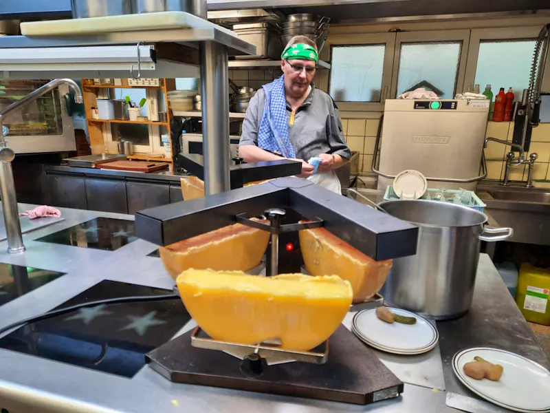Raclette-Abend im Bergrestaurant Furi  - &copy;Katrin Deutschbein - Eberhardt TRAVEL