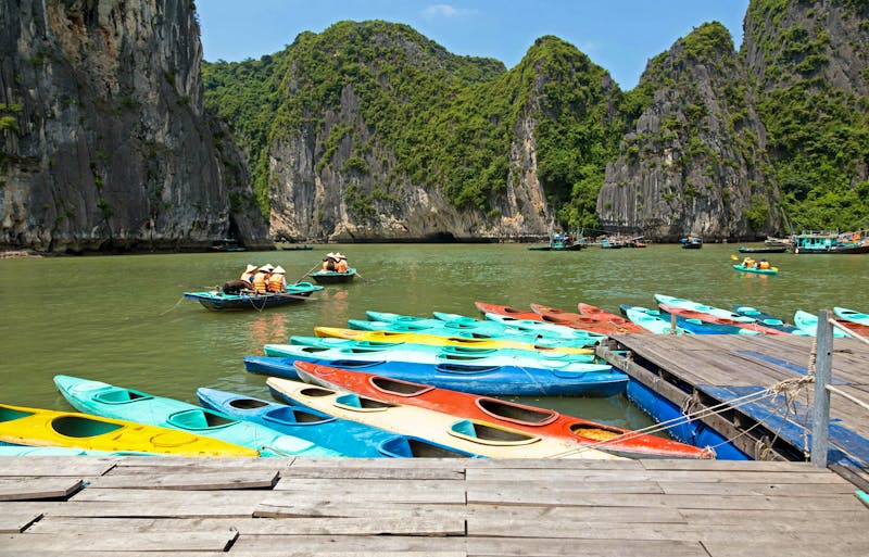 Kajaktour in der Halong Bucht - ©bignai - stock.adobe.com